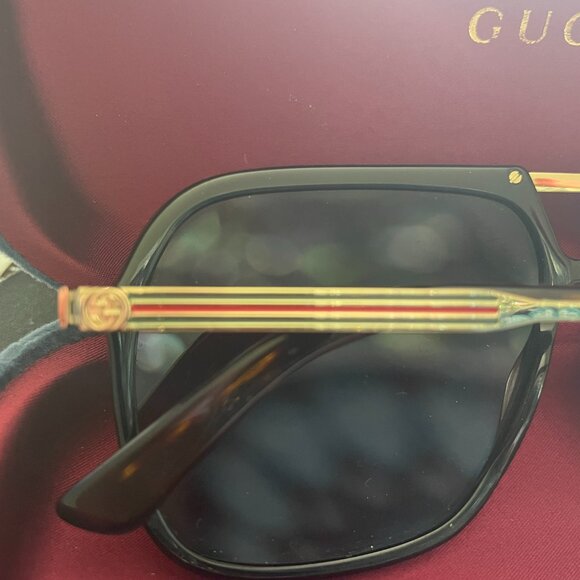 Used Gucci UNISEX Sunglasses - Picture 4 of 11
